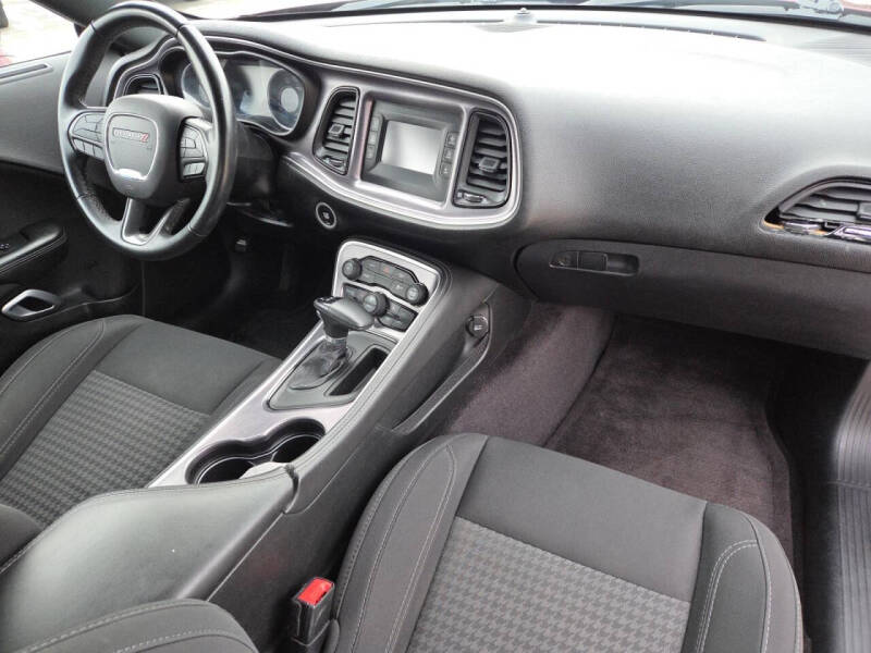 2017 Dodge Challenger SXT