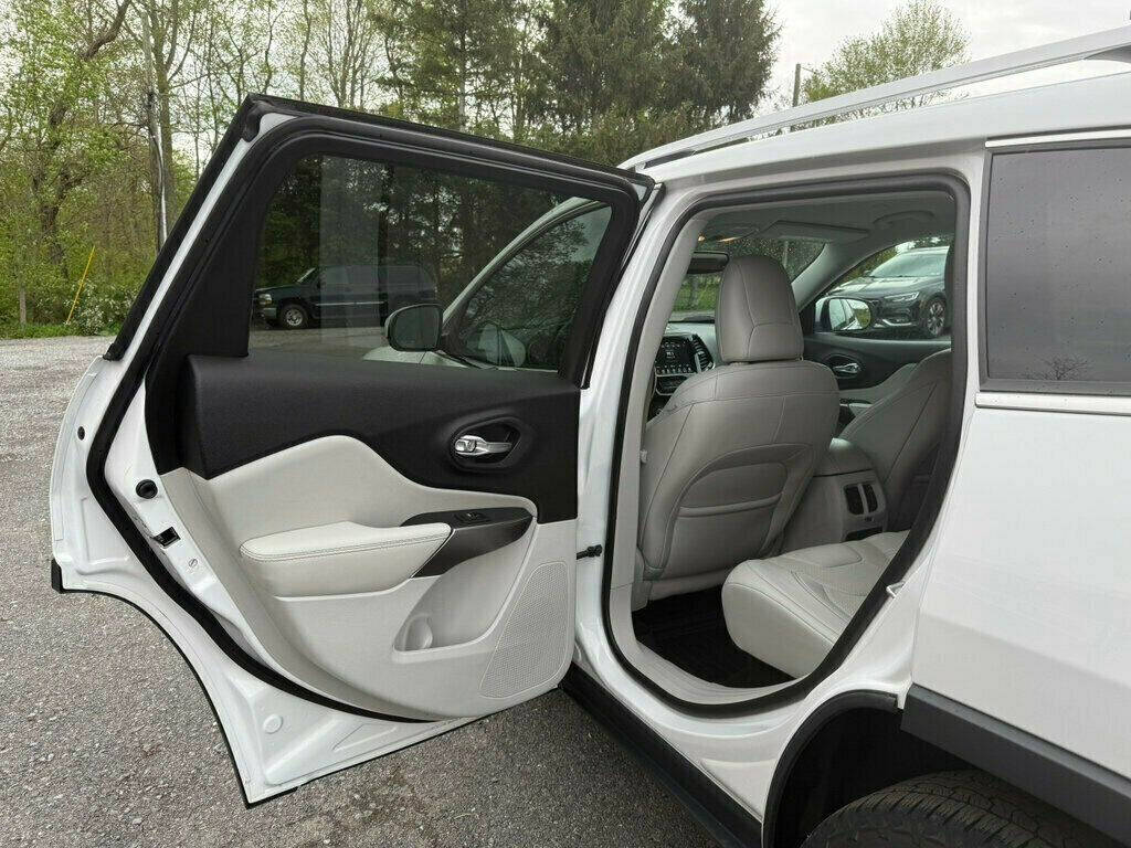 2019 Jeep Cherokee 33