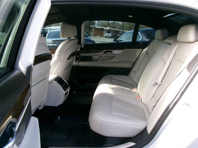 2018 BMW 7 Series 740i