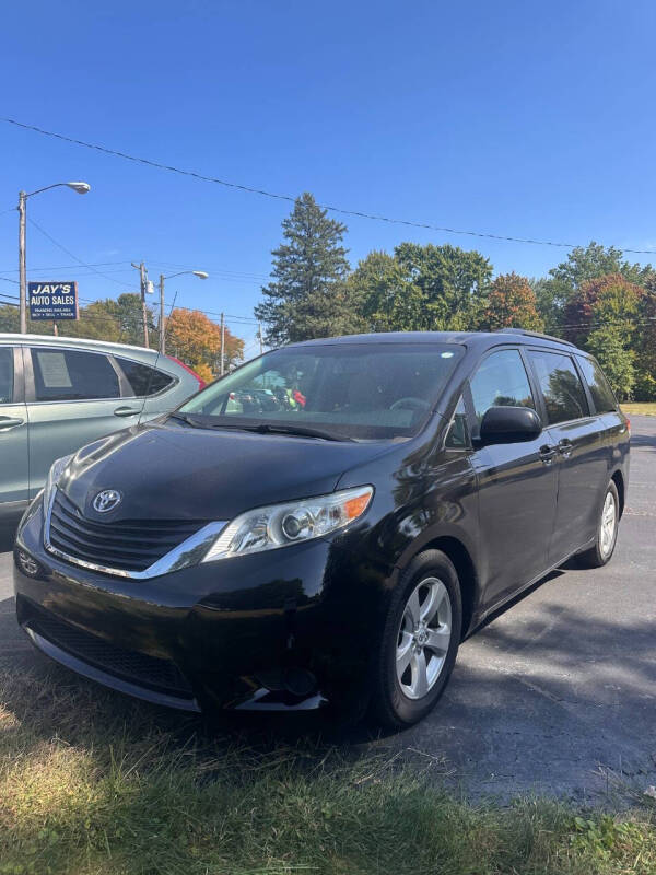 2012 Toyota Sienna LE 7-Passenger Auto Access Seat