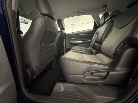 2014 Toyota Prius v Two