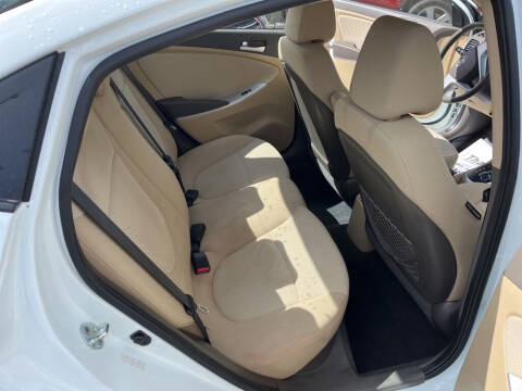 2013 Hyundai Accent GLS