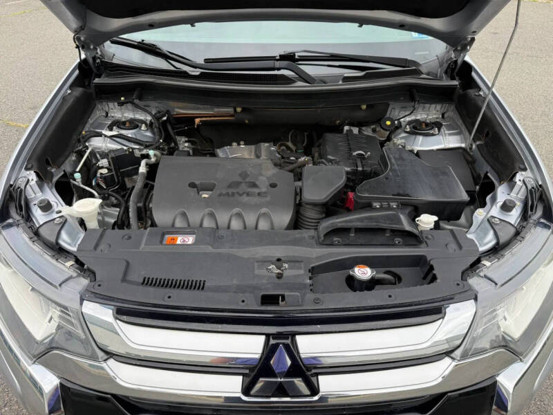 2016 Mitsubishi Outlander ES
