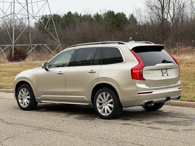 2016 Volvo XC90 T6 Momentum