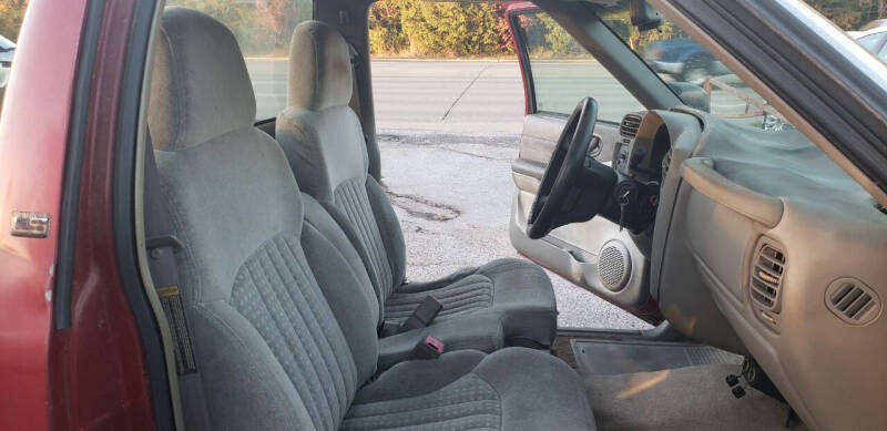 2000 Chevrolet S-10 LS