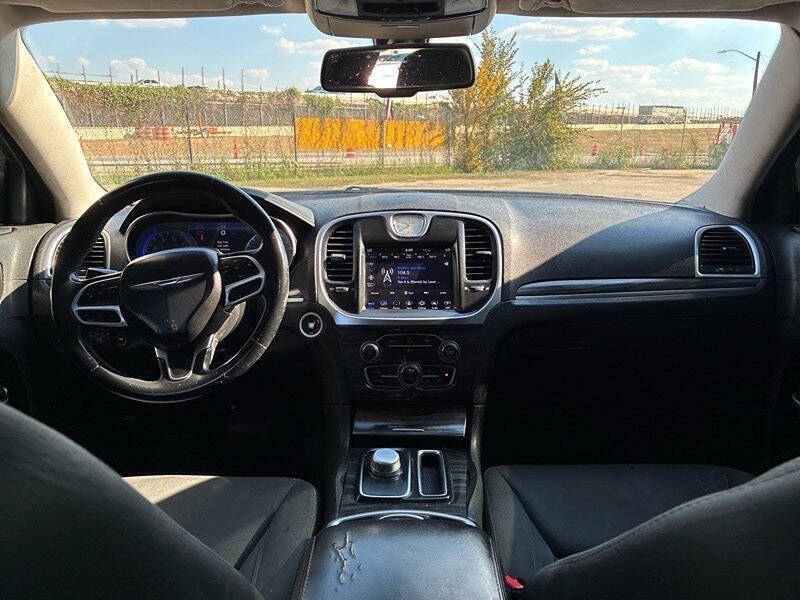 2018 Chrysler 300 Touring