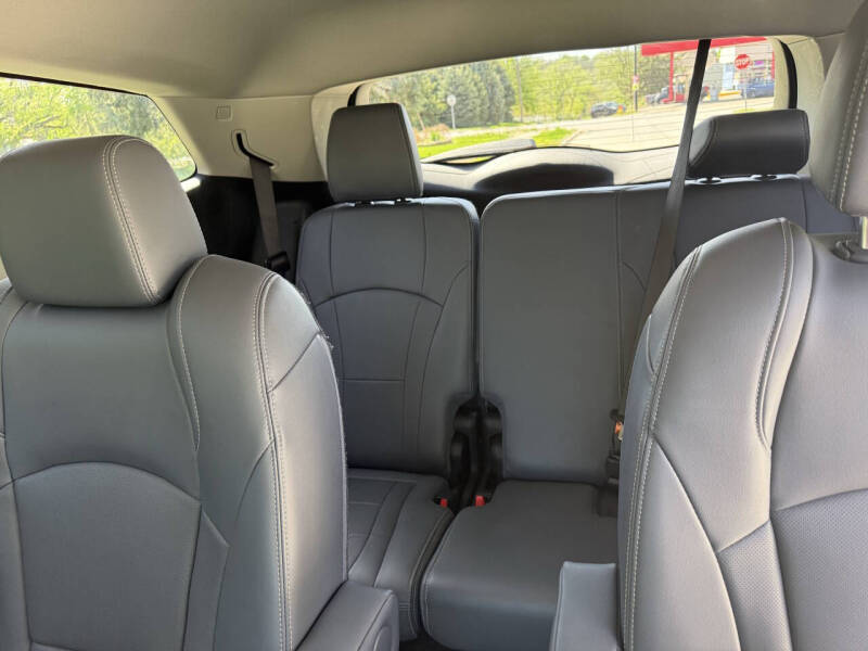 2020 Buick Enclave Essence