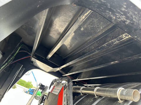 2022 Towmaster 48' Hydraulic Dove Semi