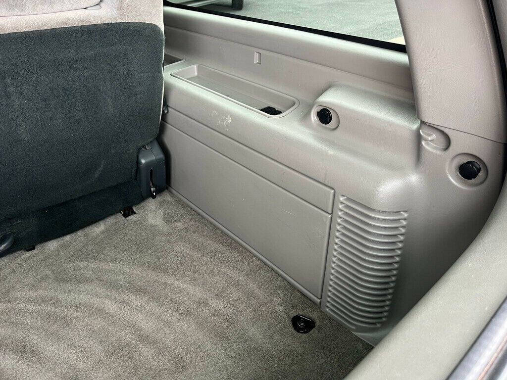 2005 Chevrolet Suburban 39