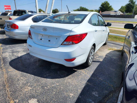 2016 Hyundai Accent SE