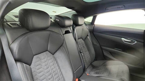 2022 Audi e-tron GT quattro Premium Plus