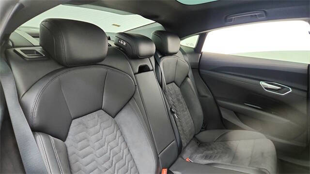 2022 Audi e-tron GT quattro Premium Plus