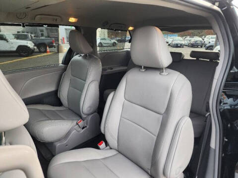 2018 Toyota Sienna XLE Premium 7-Passenger
