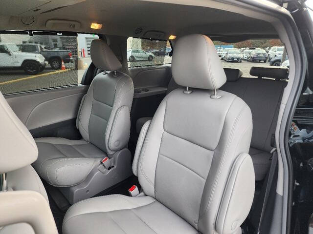 2018 Toyota Sienna XLE Premium 7-Passenger