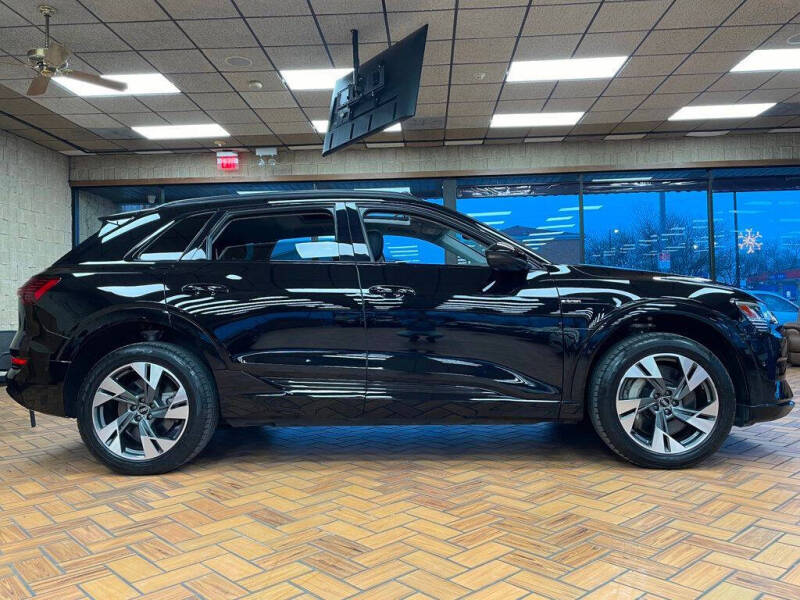 2021 Audi e-tron quattro Premium