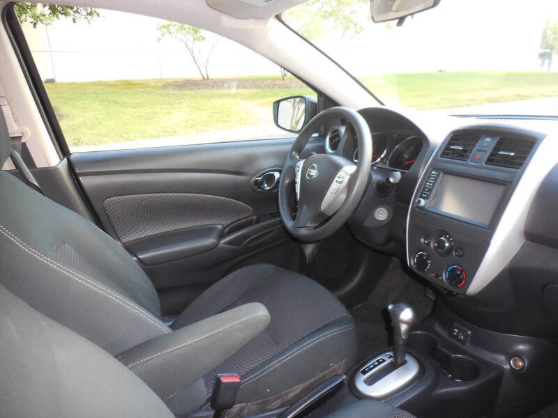 2019 Nissan Versa SV