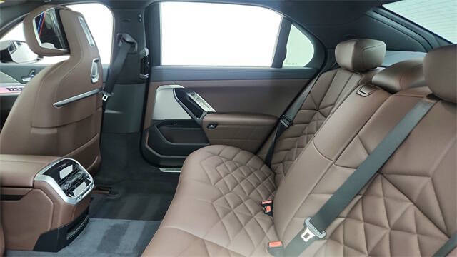 2024 BMW 7 Series 740i