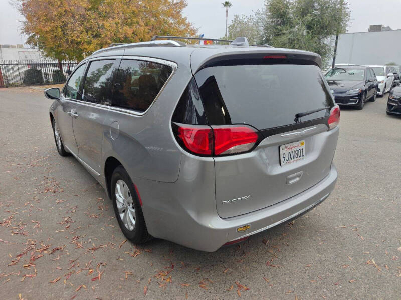 2018 Chrysler Pacifica Touring L