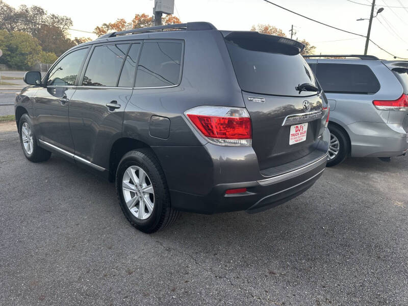 2012 Toyota Highlander SE