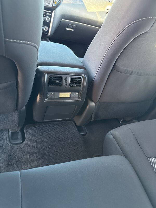 2017 Nissan Pathfinder SV