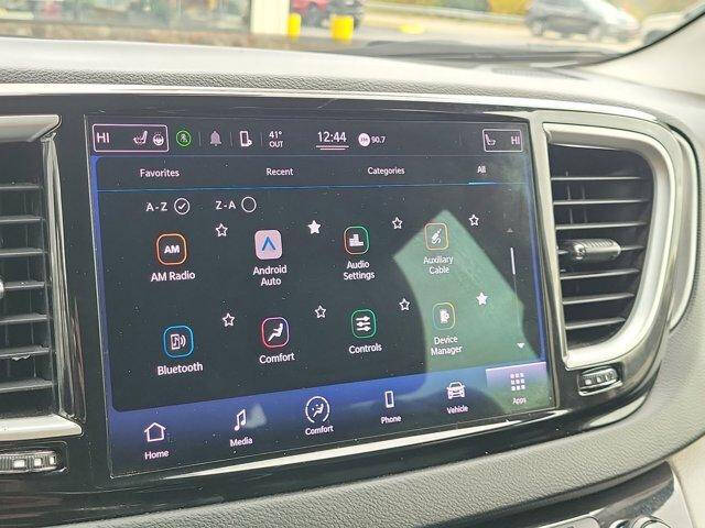 2022 Chrysler Pacifica Touring L