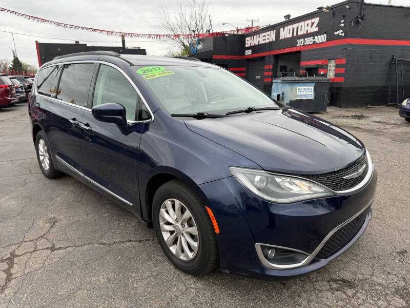 2017 Chrysler Pacifica Touring-L