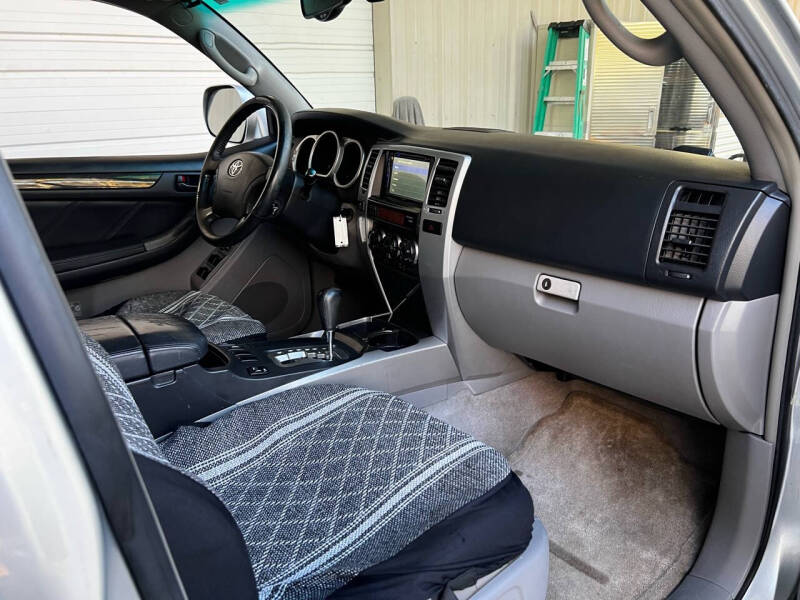 2005 Toyota 4Runner Limited photo 32