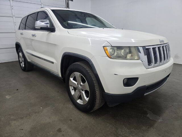 2011 Jeep Grand Cherokee Limited's photo