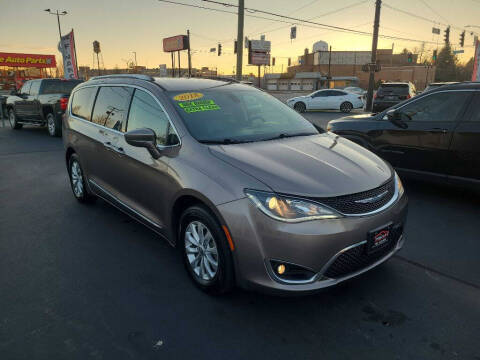2018 Chrysler Pacifica Touring L Plus