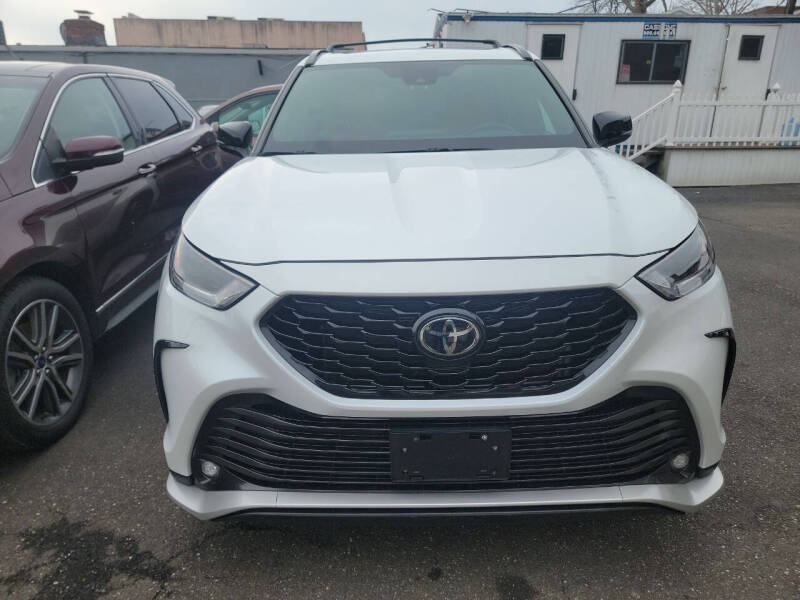 2022 Toyota Highlander for sale at OFIER AUTO SALES in Freeport NY