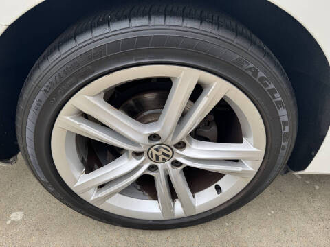 2015 Volkswagen Passat 1.8T SE