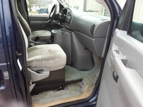 2005 Ford E-Series E-250 SD