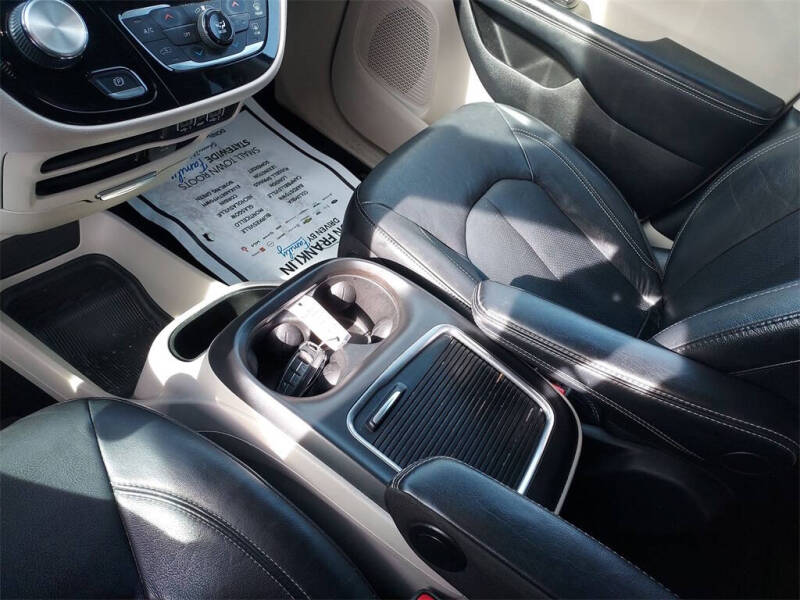 2022 Chrysler Pacifica Touring L