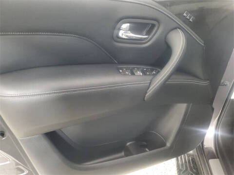 2022 Infiniti QX80 Luxe