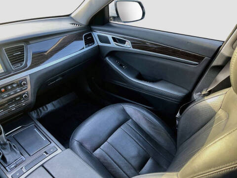 2015 Hyundai Genesis