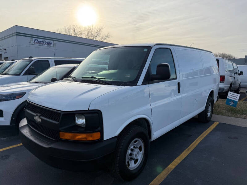 2009 Chevrolet Express Cargo Work Van's photo