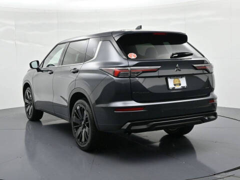 2026 Mitsubishi Outlander LE