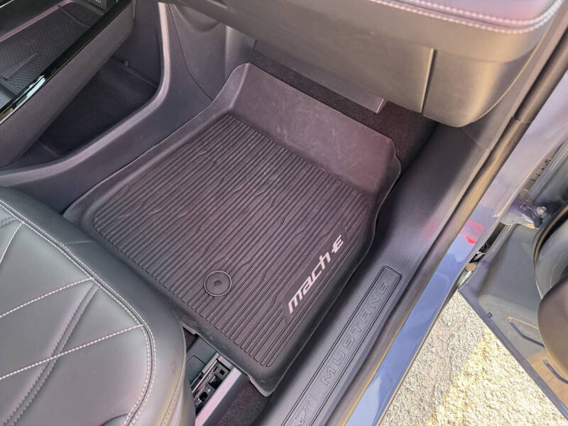 2023 Ford Mustang Mach-E Select