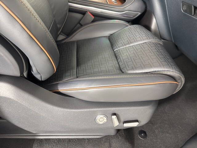 2025 Lincoln Navigator Black Label