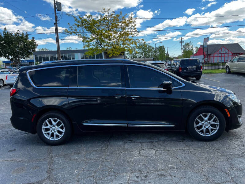 2020 Chrysler Pacifica Touring L