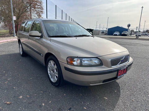 2001 Volvo V70 for sale at R&A Auto Sales, inc. in Sacramento CA