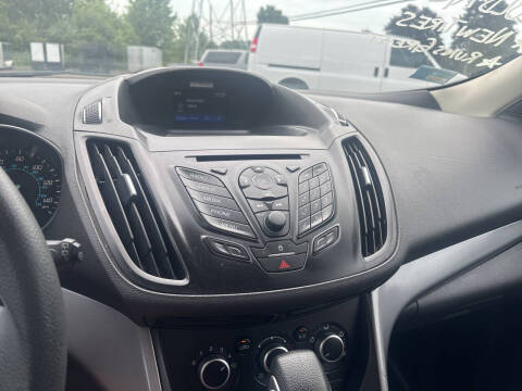 2016 Ford Escape SE