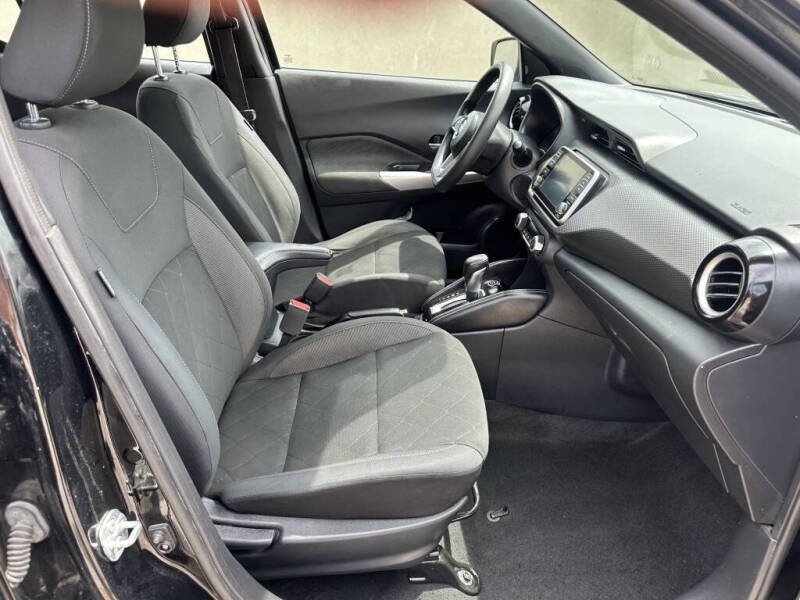 2020 Nissan Kicks SV