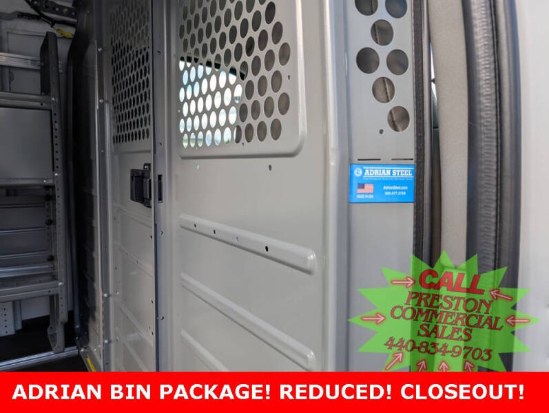 2025 Chevrolet Express 3500