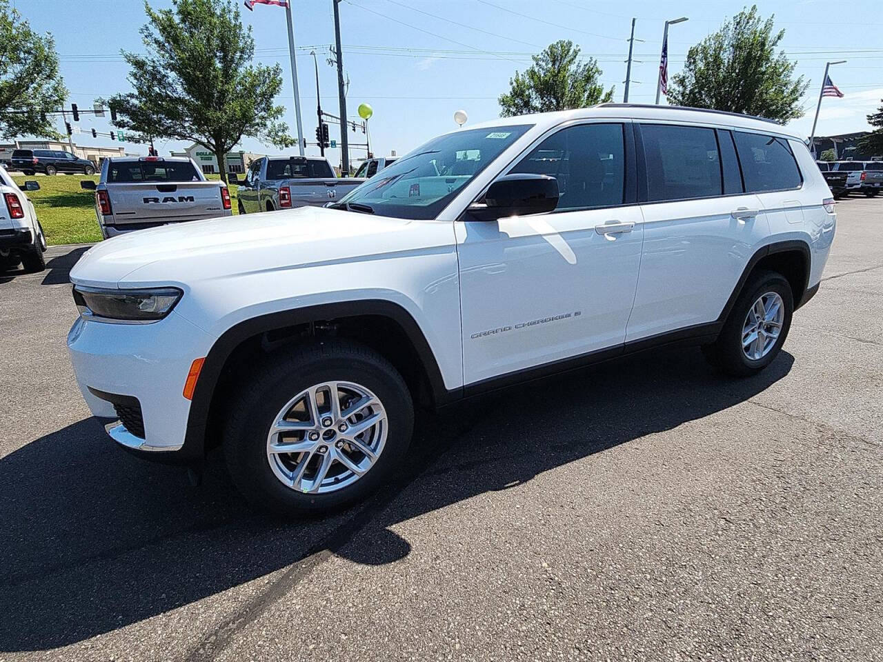 2024 Jeep Grand Cherokee L for sale at Victoria Auto Sales in Victoria, MN