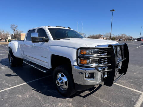 2015 Chevrolet Silverado 3500HD for sale at Tiger Auto Sales in Guymon OK