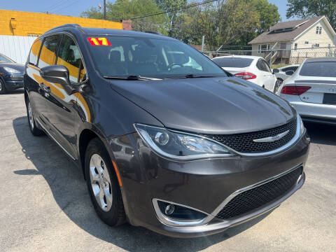 2017 Chrysler Pacifica for sale at Watson's Auto Wholesale in Kansas City MO