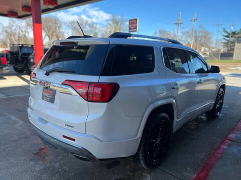 2017 GMC Acadia Denali