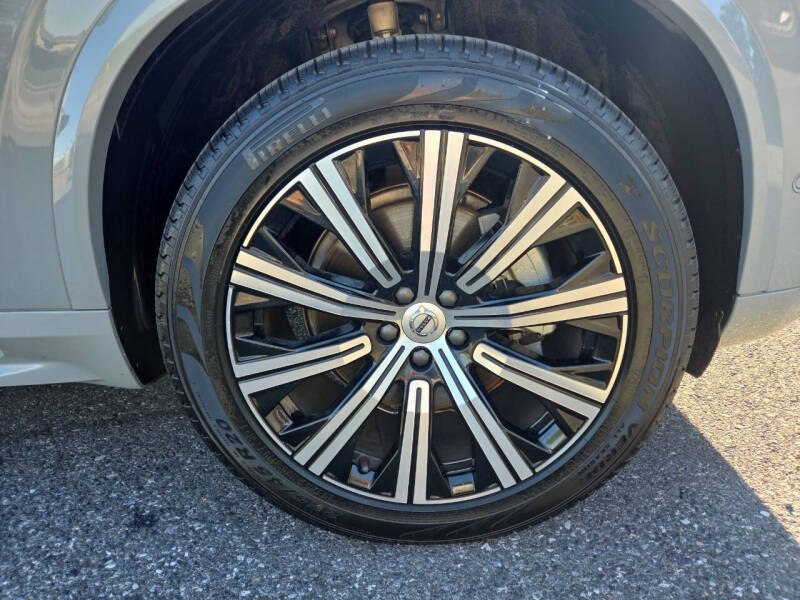 2025 Volvo XC90 B6 Plus Bright Theme 7P