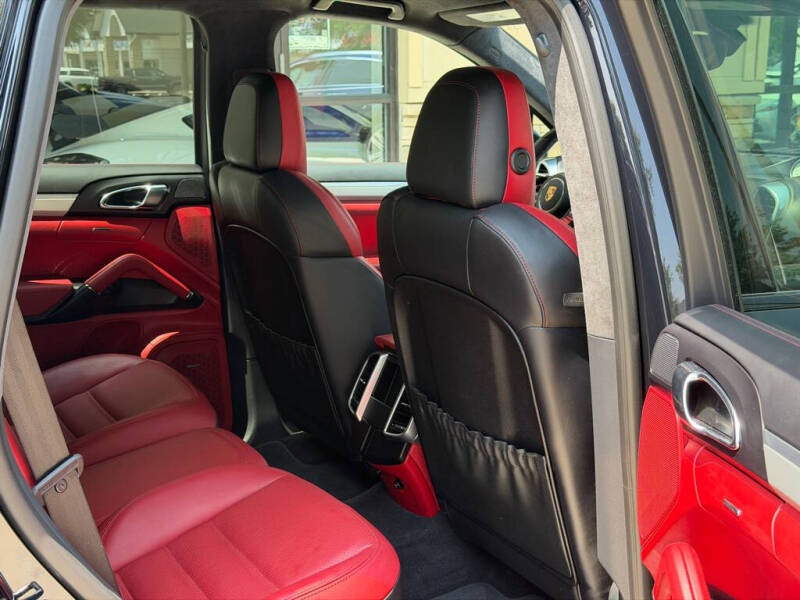 2016 Porsche Cayenne GTS